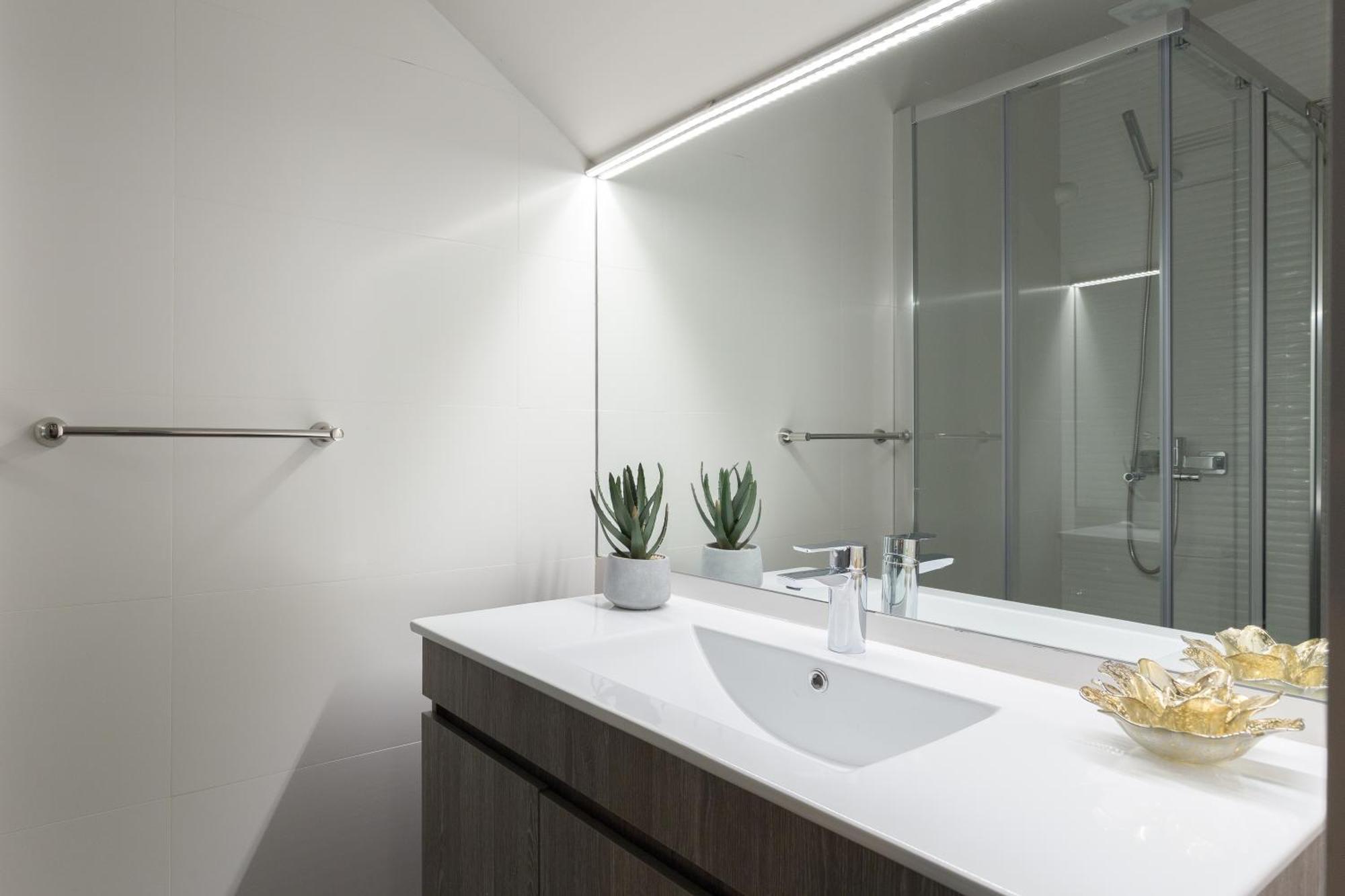Apartament Host Wise - Charming Luxurious Flat With Garage Porto Zewnętrze zdjęcie