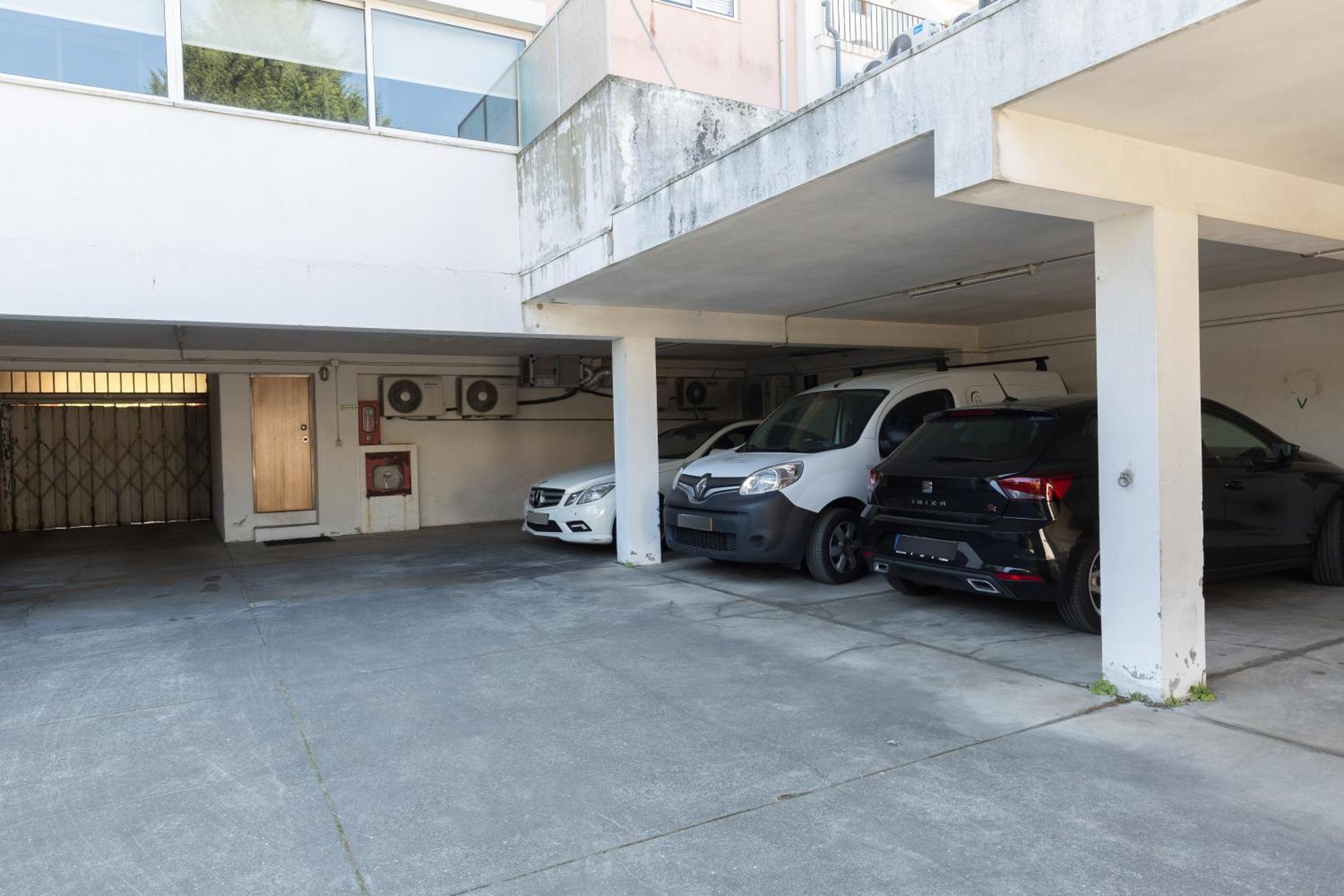 Apartament Host Wise - Charming Luxurious Flat With Garage Porto Zewnętrze zdjęcie